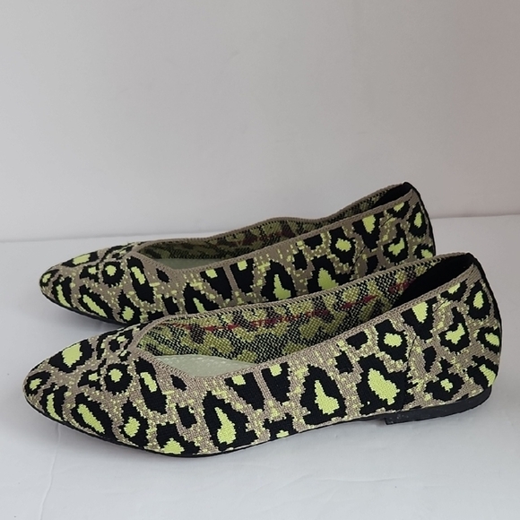 Sketchers Cloe Leopard Print Ballet Flats - Picture 3 of 8